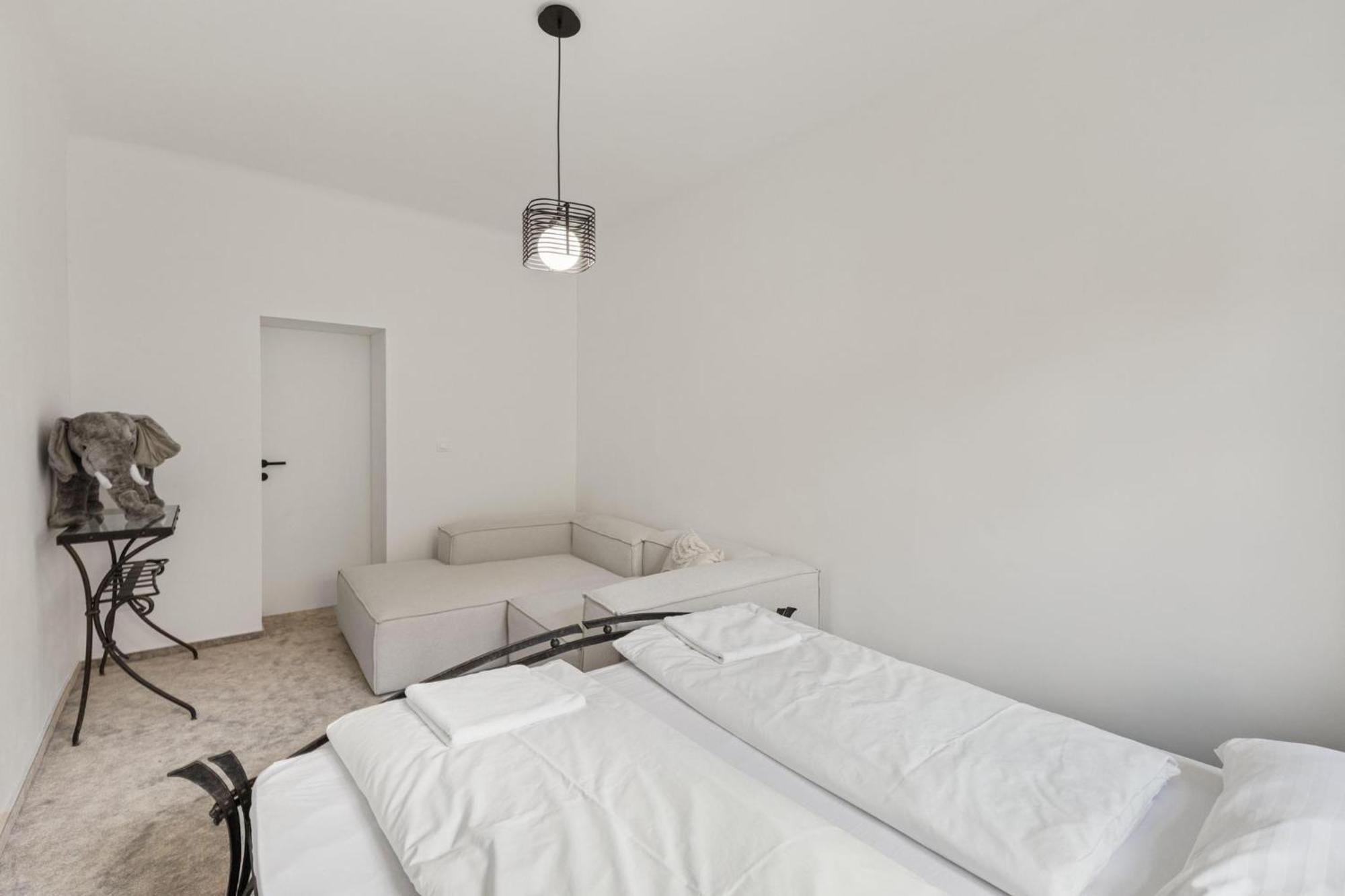 Ah Luxury Old Town Apartment Bratislava Exterior photo